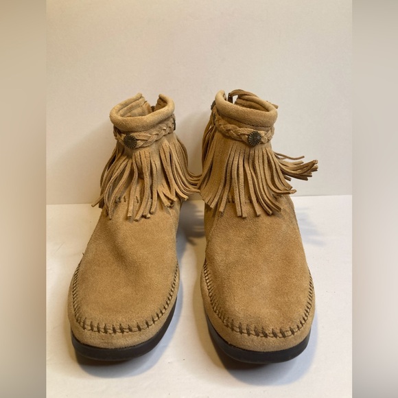 Minnetonka Moccasin Ankle Boots Womens 9 Brown Faux Suede Fringe Boho Hippie - Picture 1 of 6